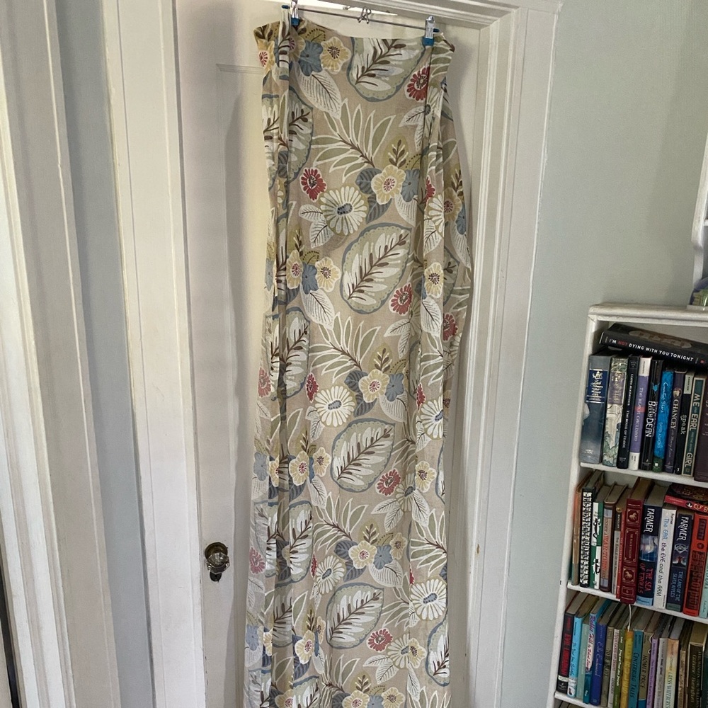 Better Homes single long curtain leafy floral pattern